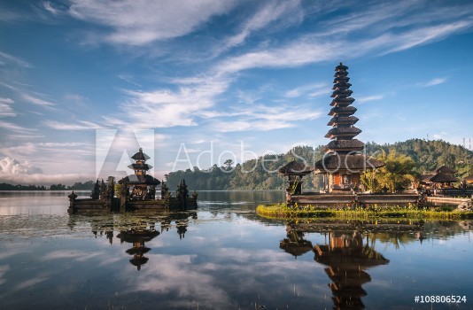 Bild på View od a Temple at Bali Indonesia